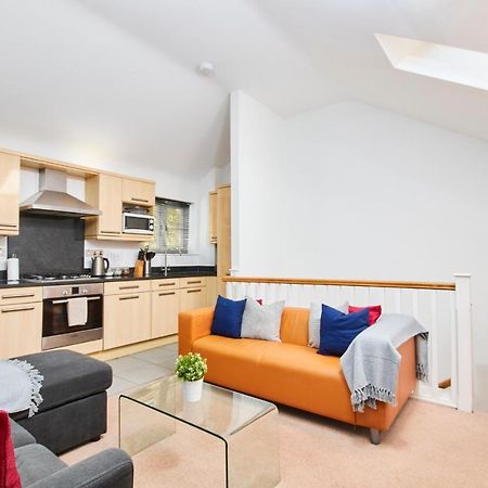 Boutique Bath Apartment Free Parking Exterior photo